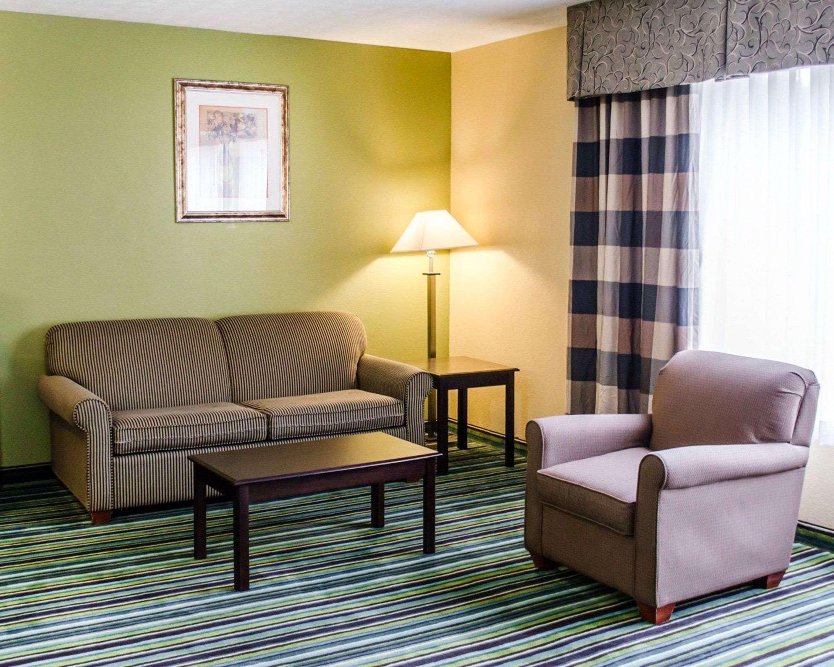 Quality Inn & Suites Medina - Akron West Zewnętrze zdjęcie